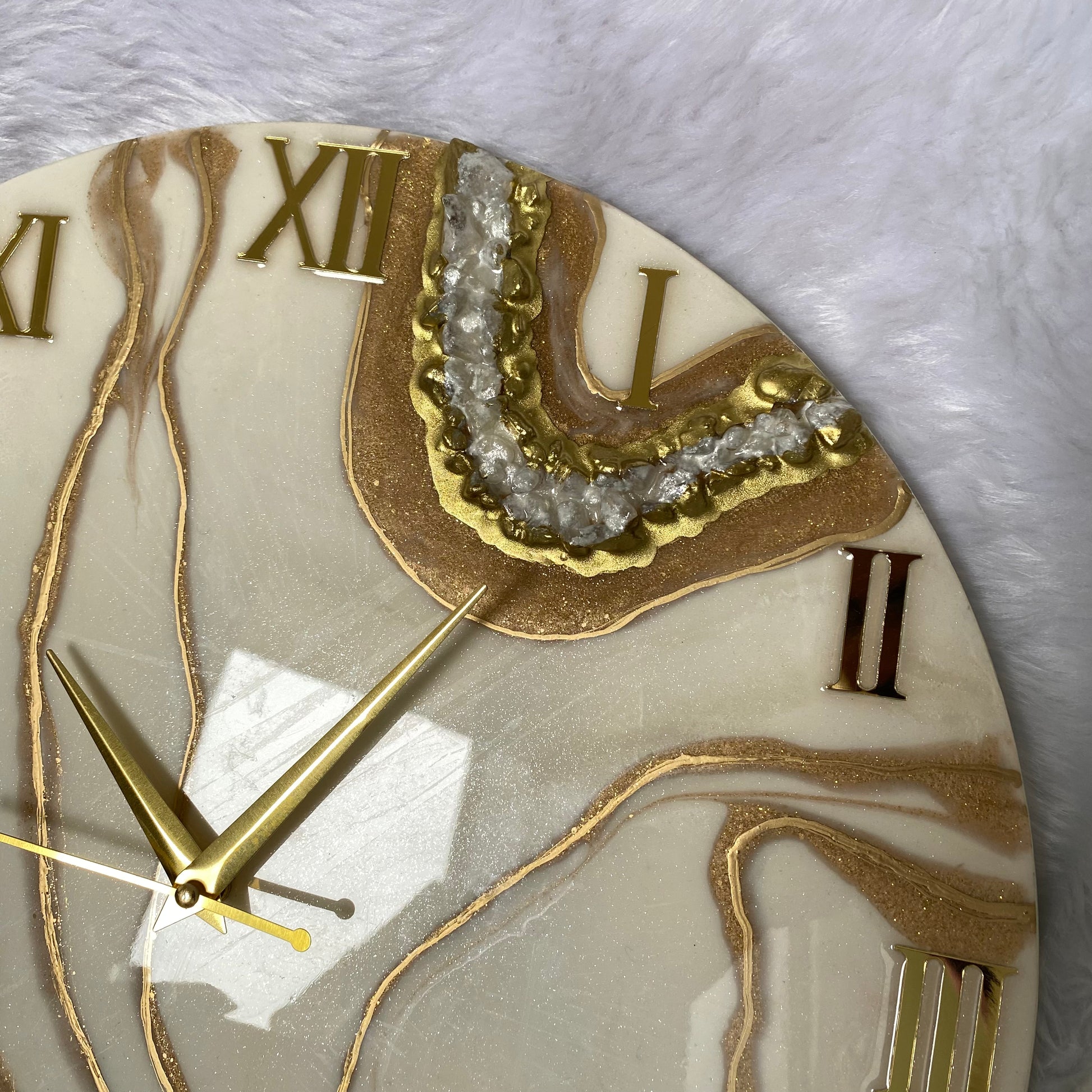 Epoxy Resin Wall Clock | Unique home decor | Housewarming gift - Golden Geode Clock