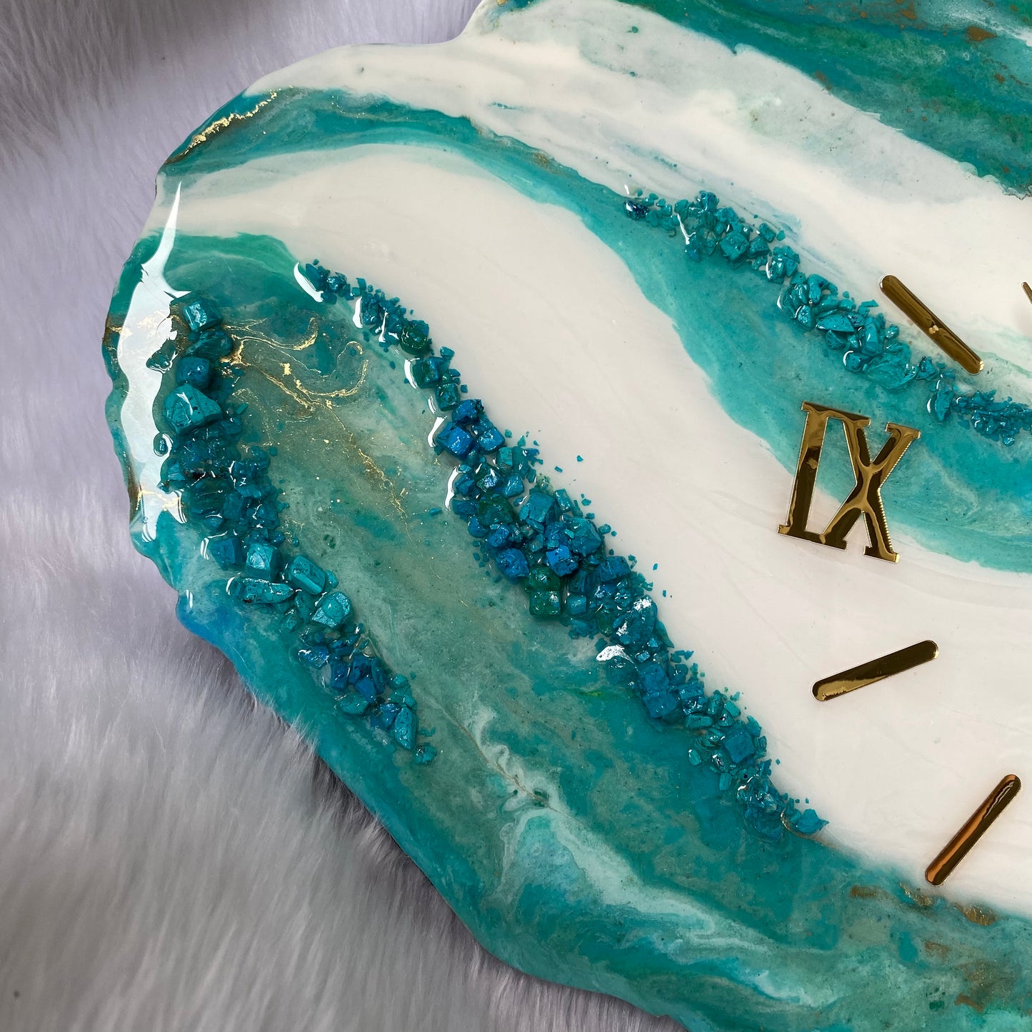 Epoxy Resin Wall Clock | Unique home decor | Housewarming gift - Green (uneven shape)Clock