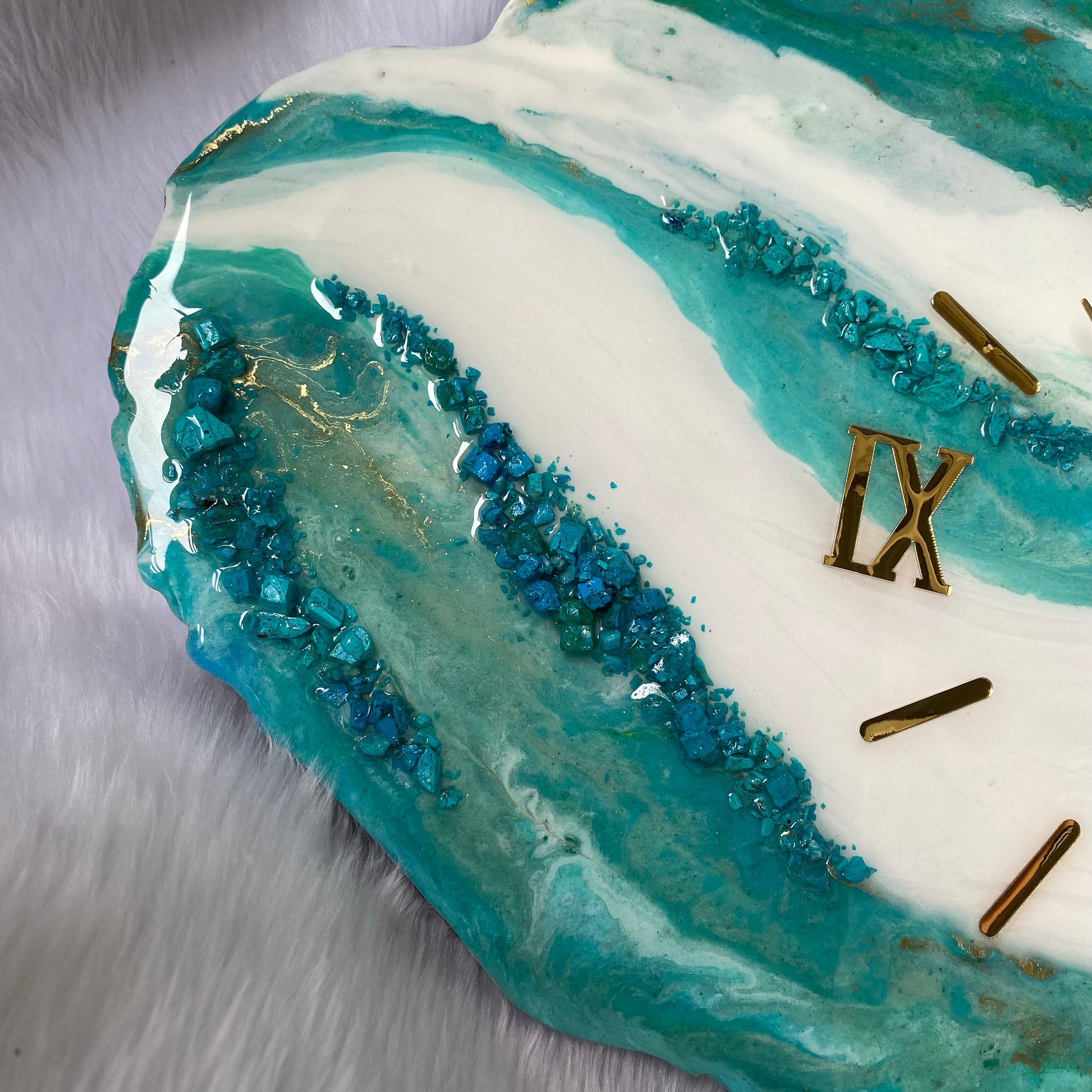 Epoxy Resin Wall Clock | Unique home decor | Housewarming gift - Green (uneven shape)Clock