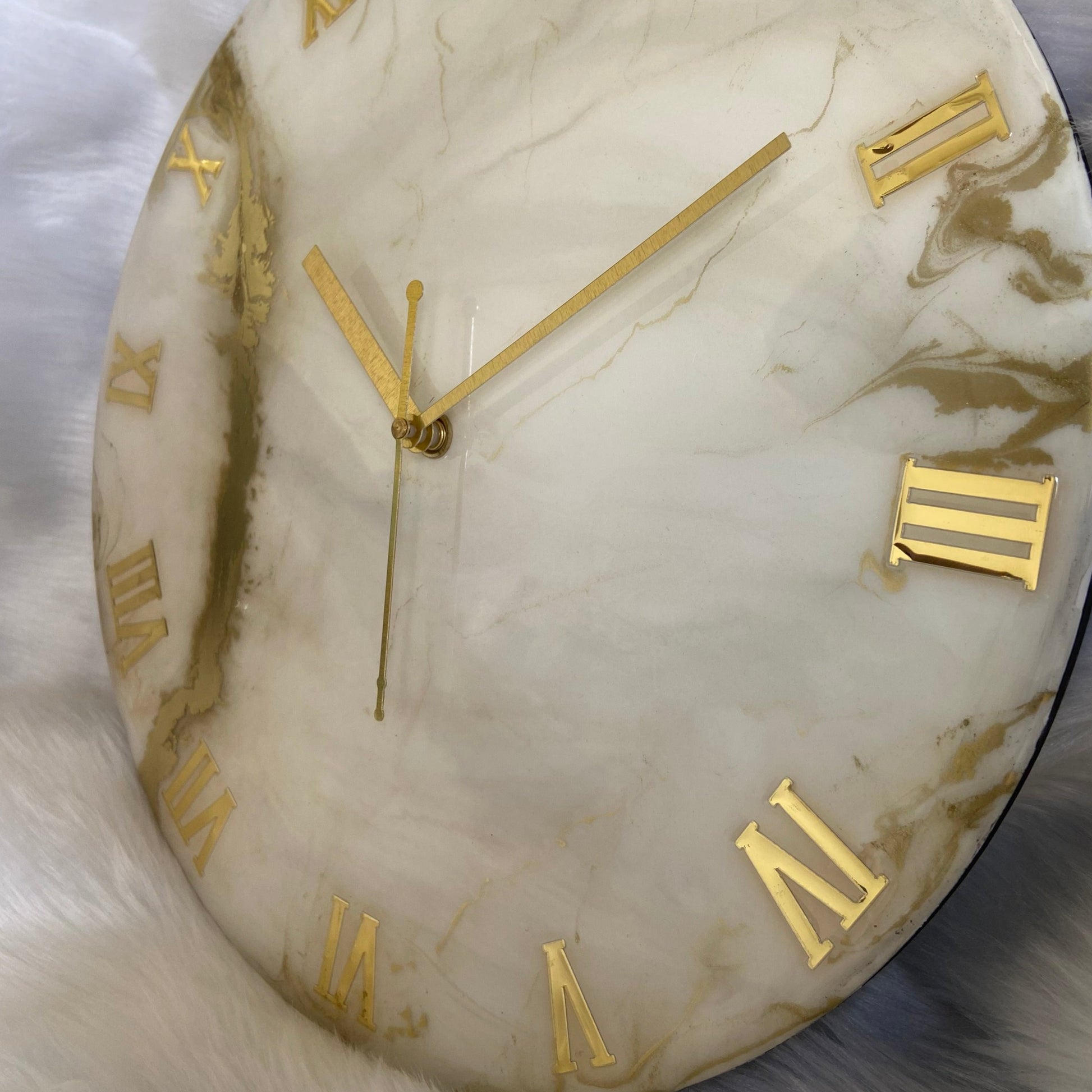 Epoxy Resin Wall Clock | Unique home decor | Housewarming gift - Golden Clock