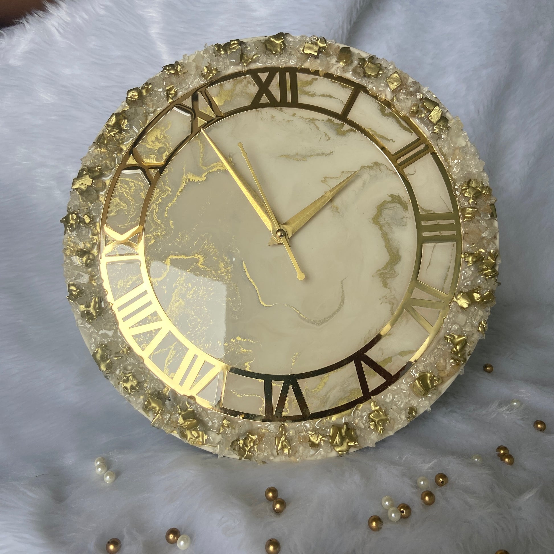 Epoxy Resin Wall Clock | Unique home decor | Housewarming gift - Golden Geode Clock