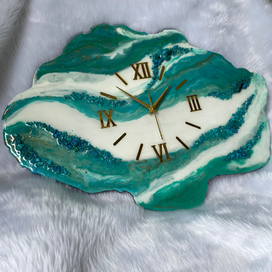 Epoxy Resin Wall Clock | Unique home decor | Housewarming gift - Green (uneven shape)Clock