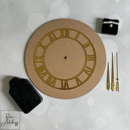 CLOCK SET WITH GOLDEN ROMAN RING