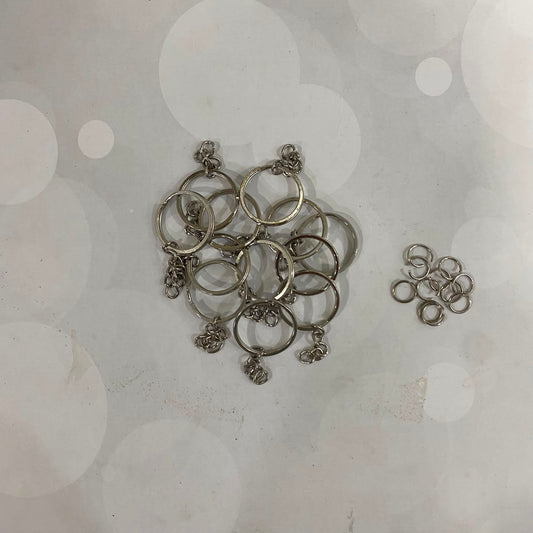 KEYCHAIN RINGS ( SILVER COLOUR )