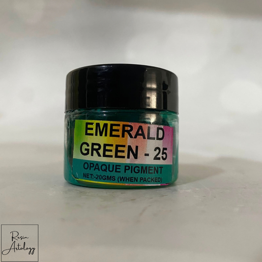 Emerald green opaque pigment